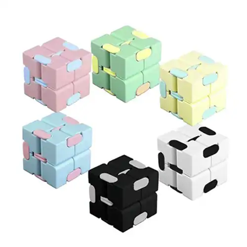 Alternative view of Infinity cube - pastel groen