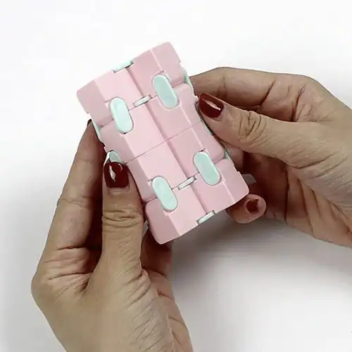 Alternative view of Infinity cube - pastel roze